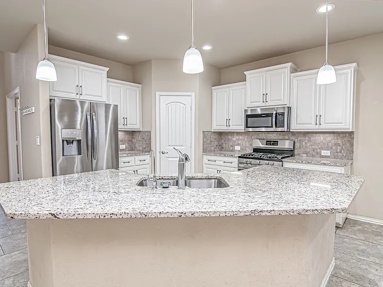6715 Hall Of Fame Blvd — Photo 3