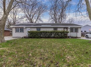 506 Airport Rd, Urbana, IL 61802