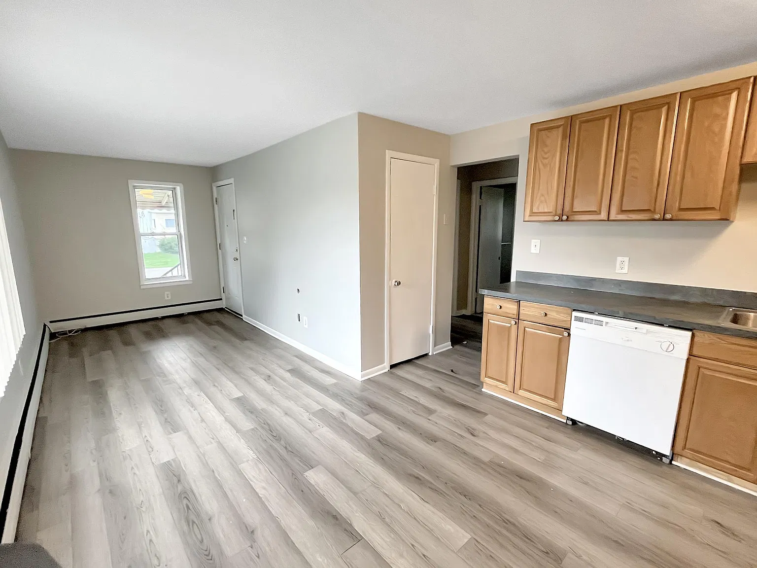 2 bed, 750 sqft, $950 — Photo 4