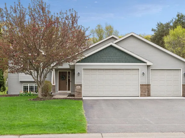 892 Kelly St, Lino Lakes, MN 55014