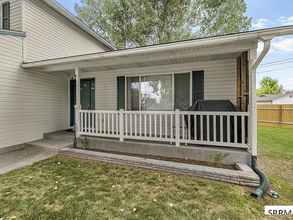 5th image of 700 Aspen Ave