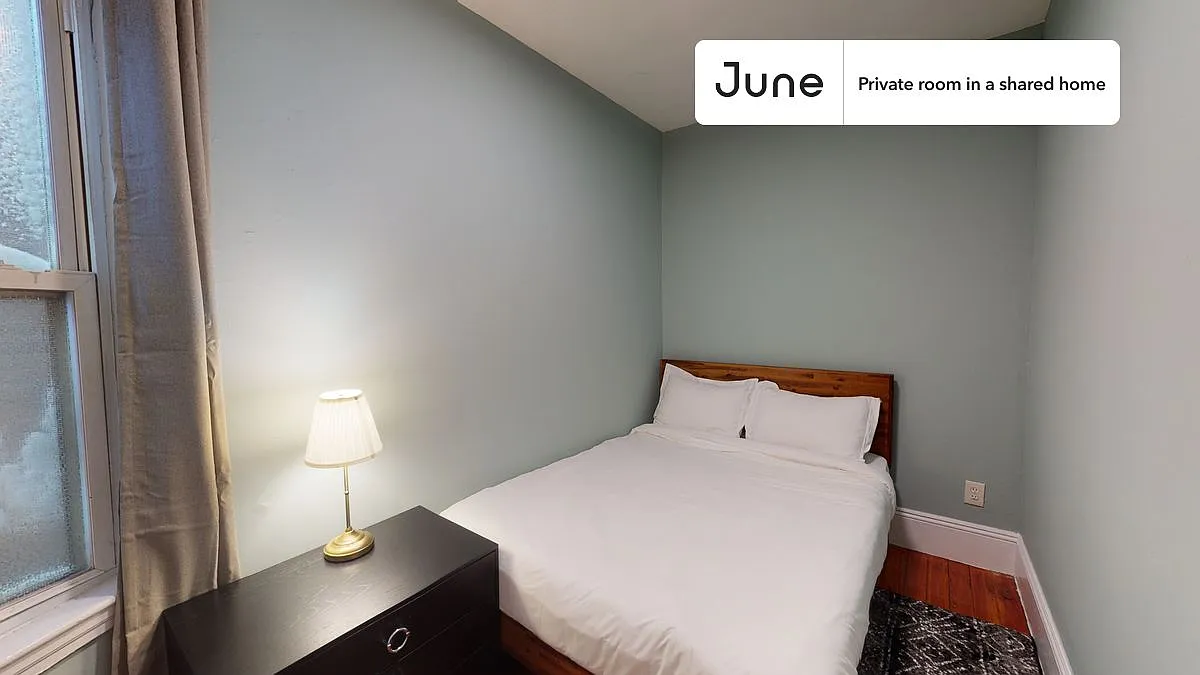 Full bedroom in 4 bed/1.5 bath home in Allston #835 A — Photo 1