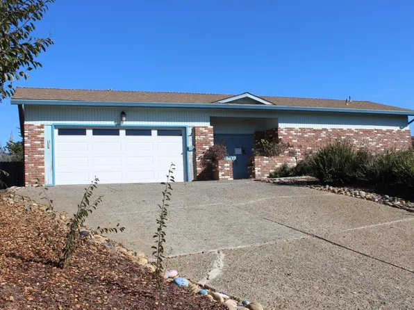 15705 Charter Oak Blvd, Salinas, CA 93907