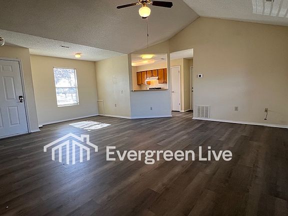 3rd image of 103 Jardin Ct