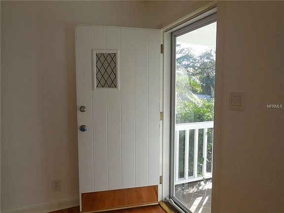 4th image of 415 Orangeview Ave