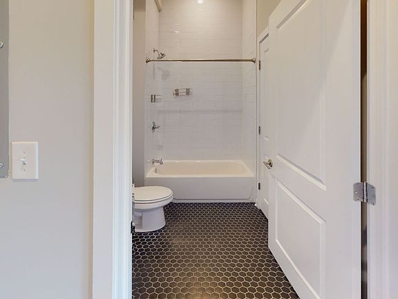 5th image of 2007 N Hope St Unit 202
