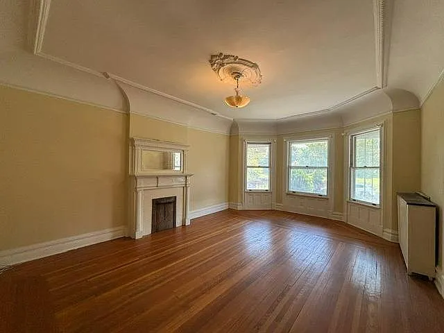 2 bed, 1.0 bath, $1,250 — Photo 2