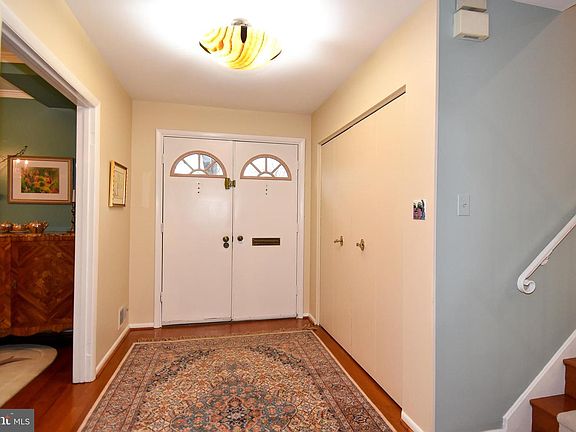 5th image of 6431 Earlham Dr