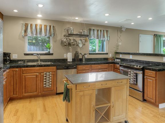 3rd image of 6126 119th St SW