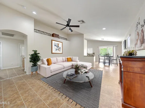 8207 W YUKON Drive, Peoria, AZ 85382