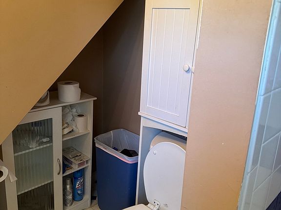 5th image of 465 Highland Ave