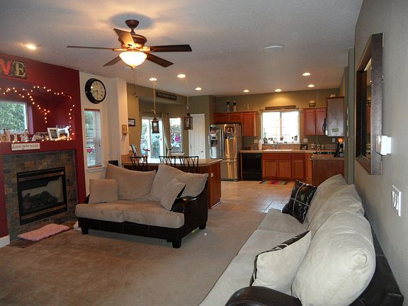 Living room/kitchen