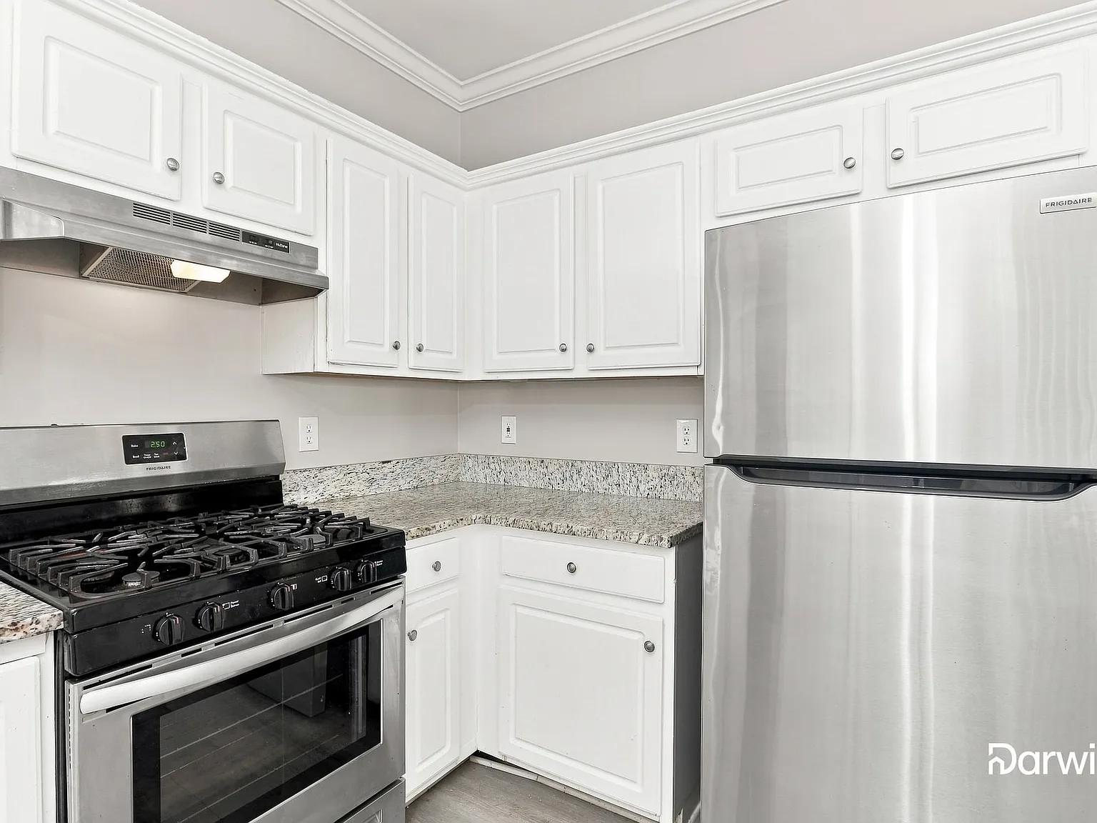 3 bed, 2.5 bath, 1989 sqft, $2,600 — Photo 2