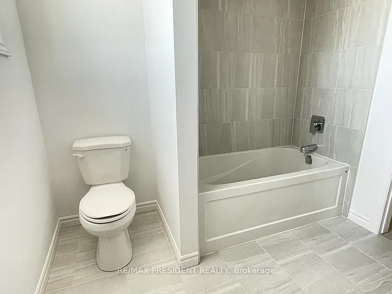 35 Whitton Dr — Photo 20