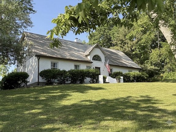 2nd image of 9675 Clovercroft Rd