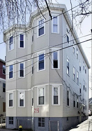 96 Penn Street Photo 1