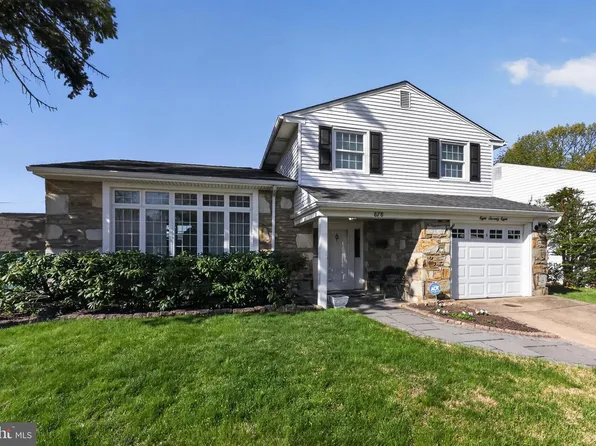 878 Morefield Rd, Philadelphia, PA 19115