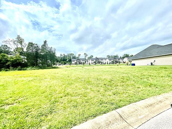 3rd image of 3458 Walden Dr
