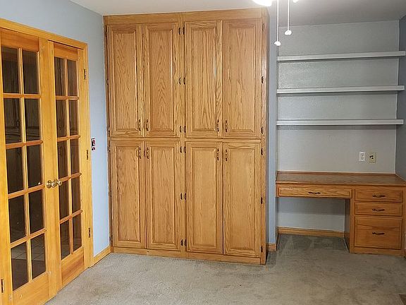 5th image of 1008 W Geneva St