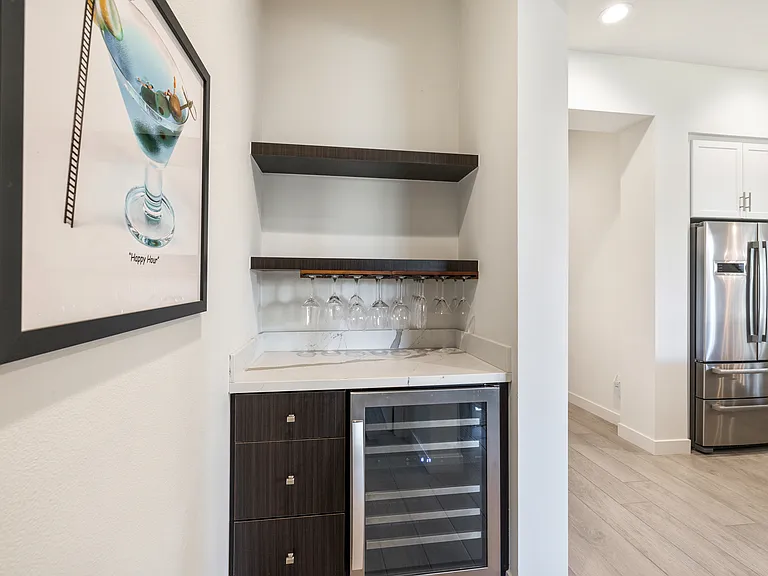 1701 Retreat Cir — Photo 30