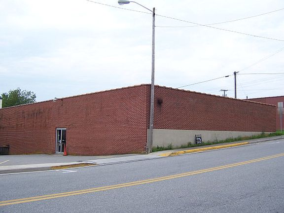 3rd image of 230 W Main St