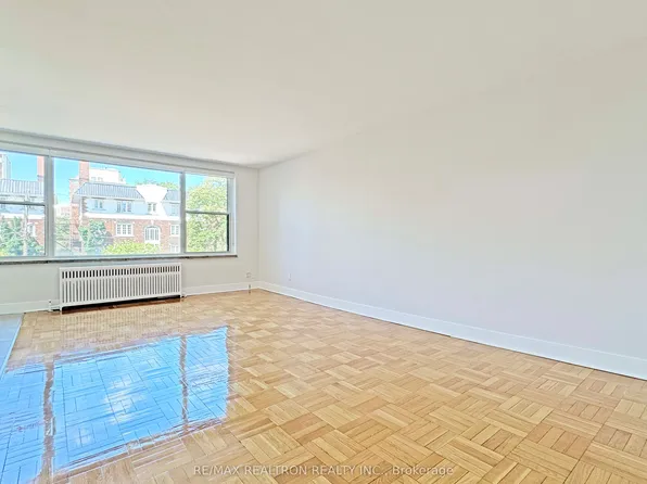 1545 Bathurst St, Toronto, ON