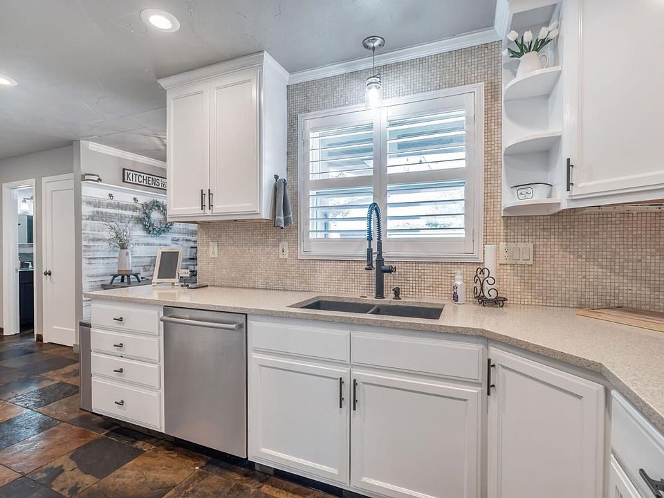 1st image of 1005 W Benjamin Holt Drive