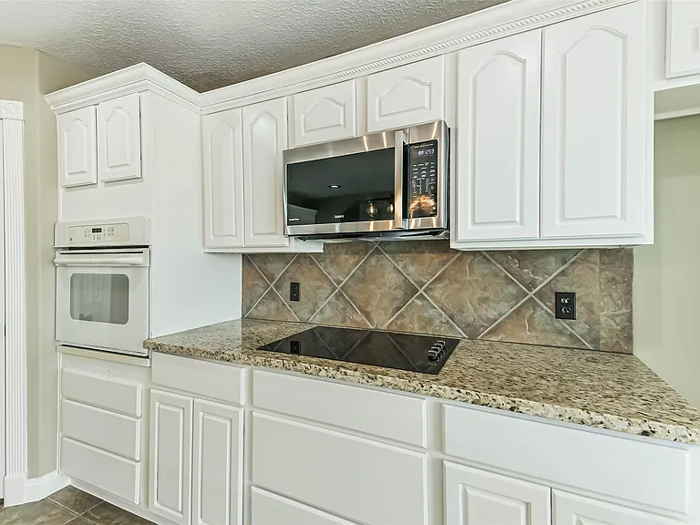 15320 Mound Rd — Photo 18