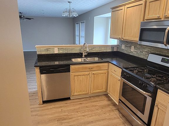 5th image of 5943 Rothchester Dr