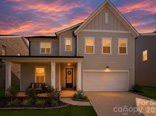8226 Franklin Trail St, Charlotte, NC 28227