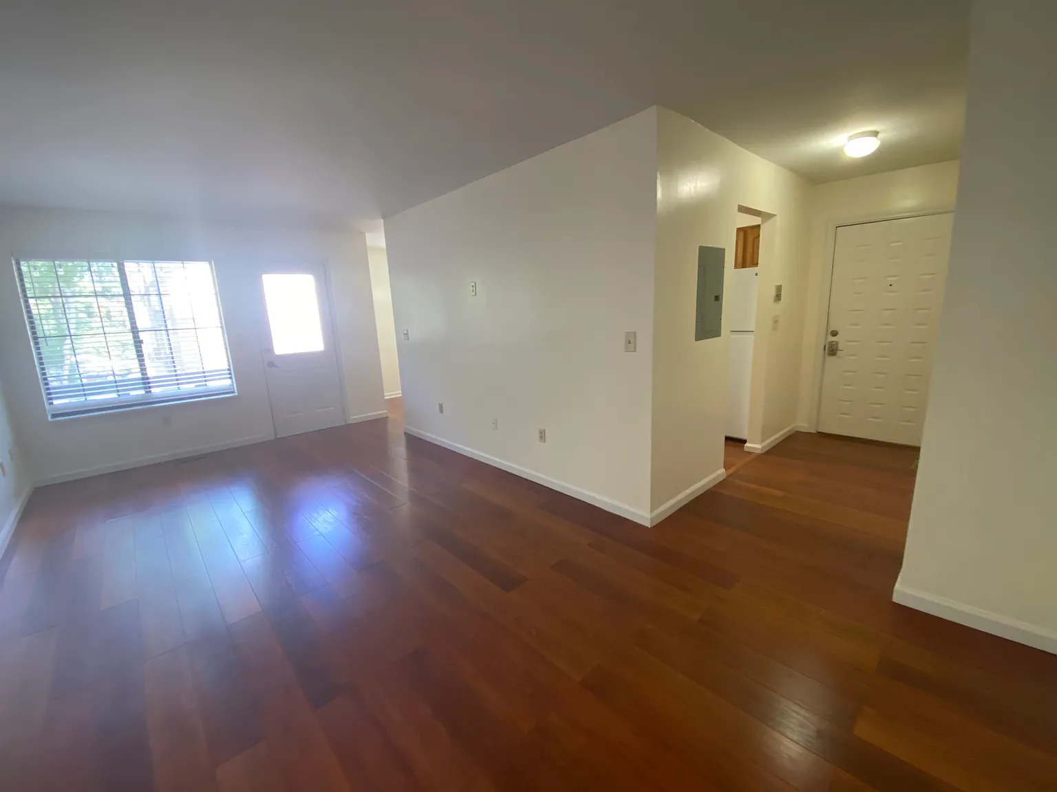 1 bed, 800 sqft, $1,600 — Photo 2