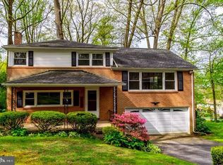 2710 Cambridge Rd, York, PA 17402