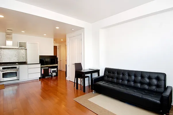 Rented by Modern Spaces | media 7