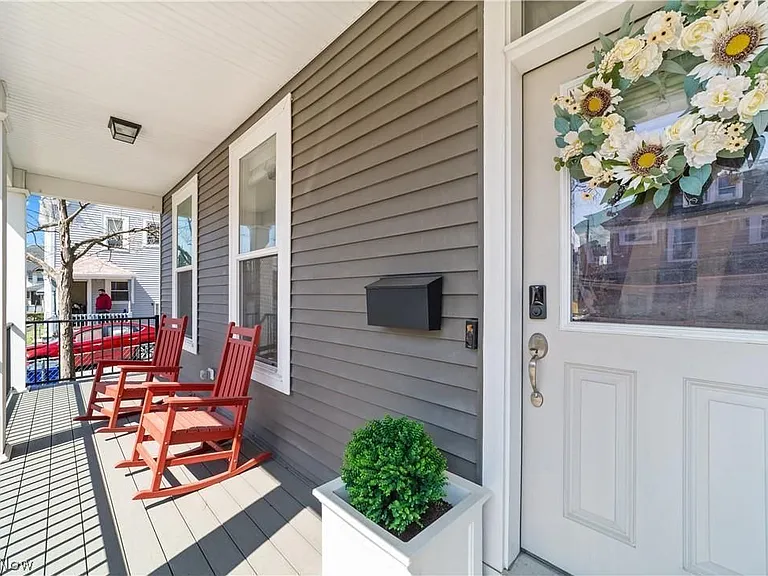 11813 Wade Park Ave — Photo 3
