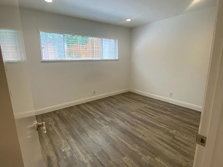 1540 Hearst Ave #1 — Photo 5