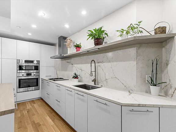 5th image of 1313 Washington St APT 204