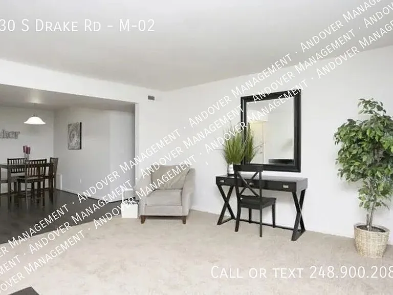 330 S Drake Rd #M-02 — Photo 5