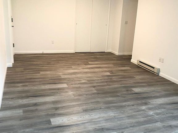 5th image of 483 Sierra Vista Ln