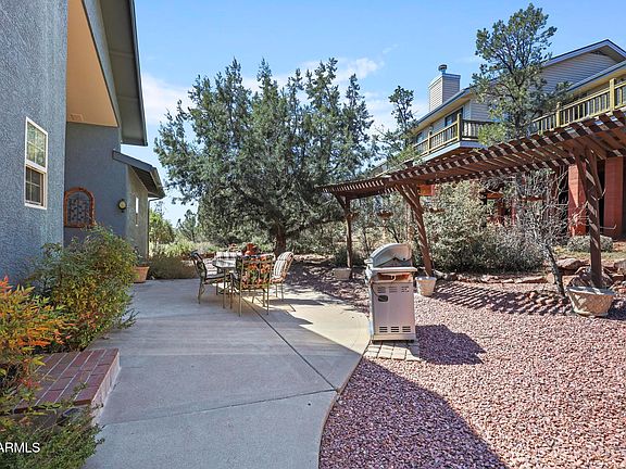 5th image of 208 S BRASSIE Drive