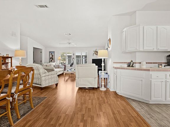 4th image of 2800 Three Wood Drive