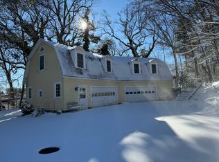 51 Lake Ave #1B, Mill Neck, NY 11765
