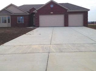 15543 Orchard Meadows Dr, Monroe, MI 48161