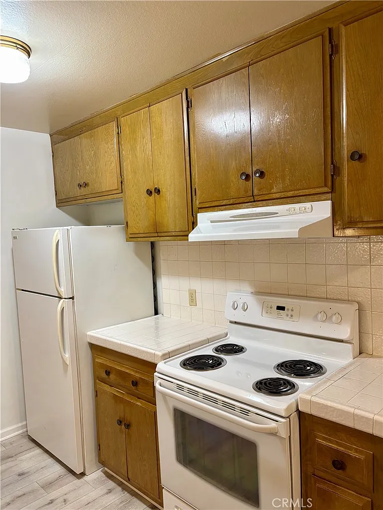 Building Photo - 545 Chestnut Ave #203