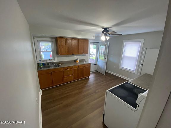 4th image of 2717-2719 Grand St