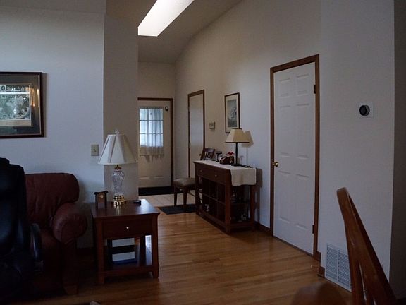 3rd image of 131 Tallmadge Pl