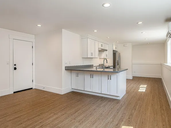 2114 26th Ave W #A, Seattle, WA 98199