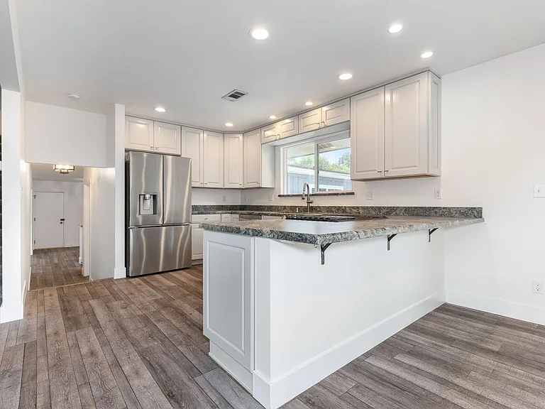 10065 Old Morro Rd E — Photo 25