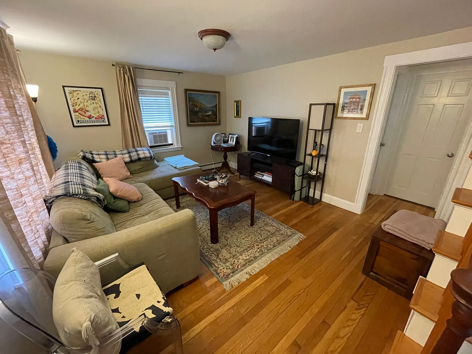 3 bed, 1176 sqft, $3,700 — Photo 2