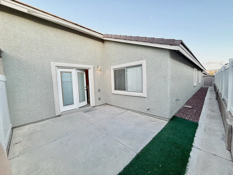 5385 Blue Oat Ave — Photo 28