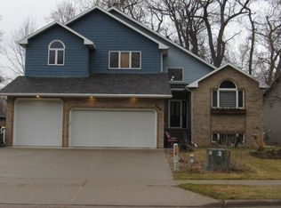 769 Munich Dr, Bismarck, ND 58504